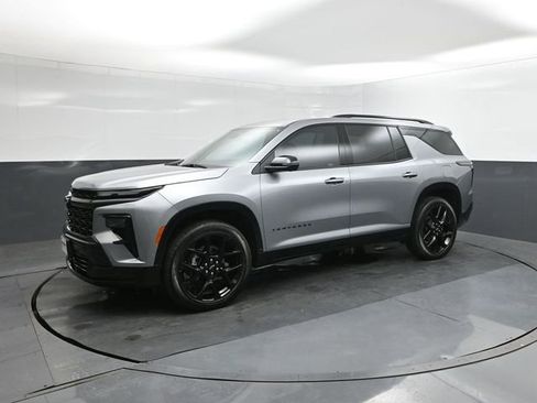 Used 2026 Chevrolet Traverse RS w/ LPO, Floor Liner Package image 1