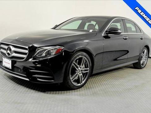 Used 2018 Mercedes-Benz E 400 4MATIC Sedan image 2