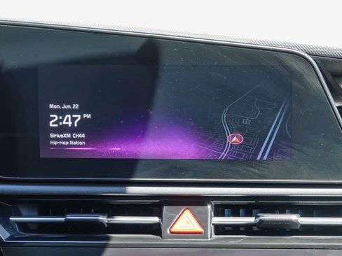 Certified 2023 Kia Niro EX Touring FWD image 13