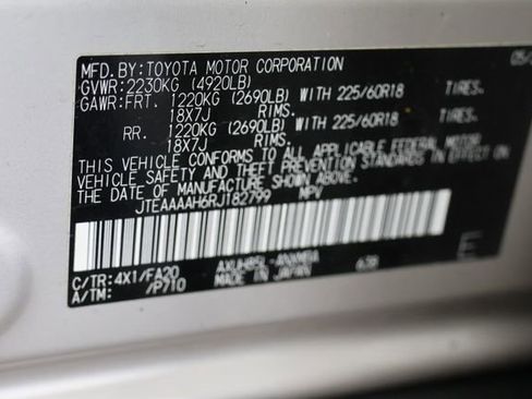 Used 2024 Toyota Venza LE image 28