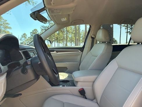 Used 2023 Volkswagen Atlas SE FWD image 21