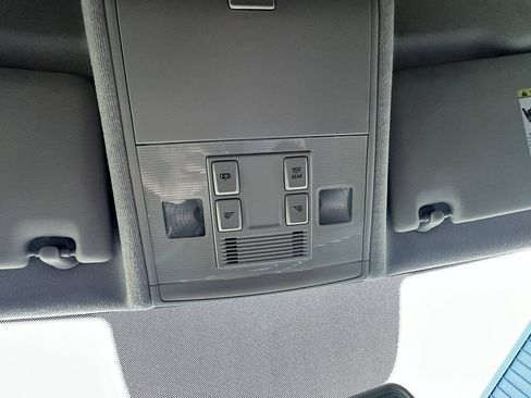 Used 2021 Volkswagen Tiguan S FWD image 28