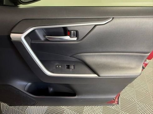 Used 2020 Toyota RAV4 XLE FWD image 45