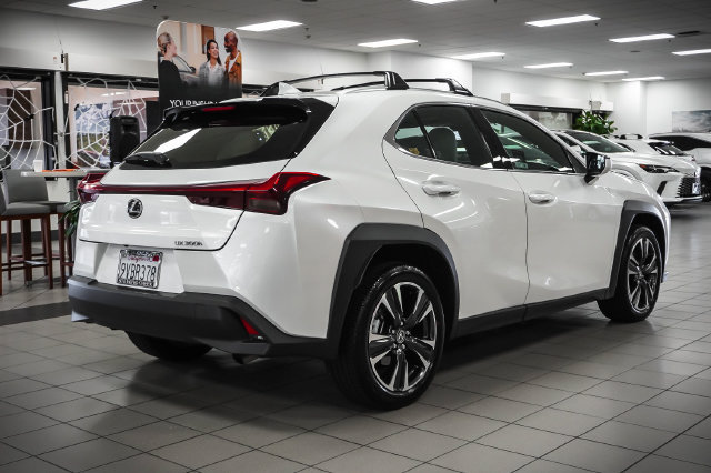 Certified 2025 Lexus UX 300h FWD w/ Accessory Package (Z2) image 6
