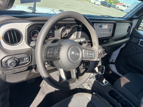 Used 2024 Jeep Wrangler Sport AWD/4WD image 4