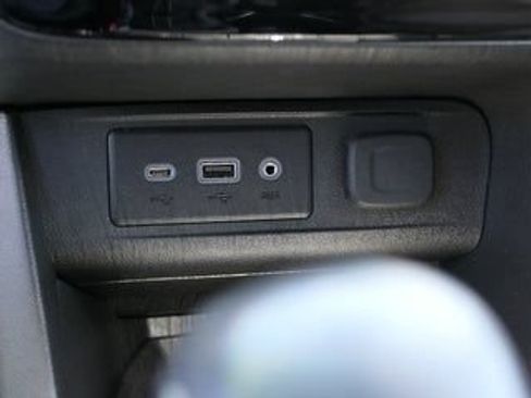 Used 2023 Buick Encore GX Select w/ Sport Touring Package FWD image 21