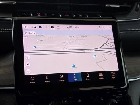 Used 2023 Jeep Grand Cherokee L Limited w/ Black Appearance Package image 15