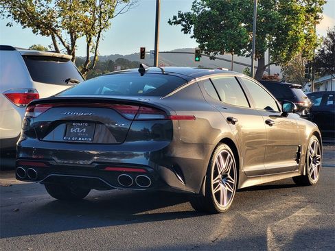 Used 2022 Kia Stinger GT2 image 5