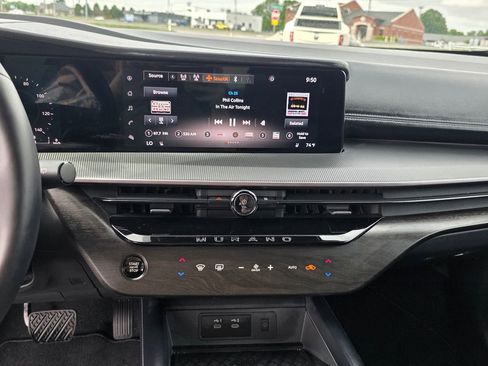 Used 2025 Nissan Murano SV AWD/4WD image 21