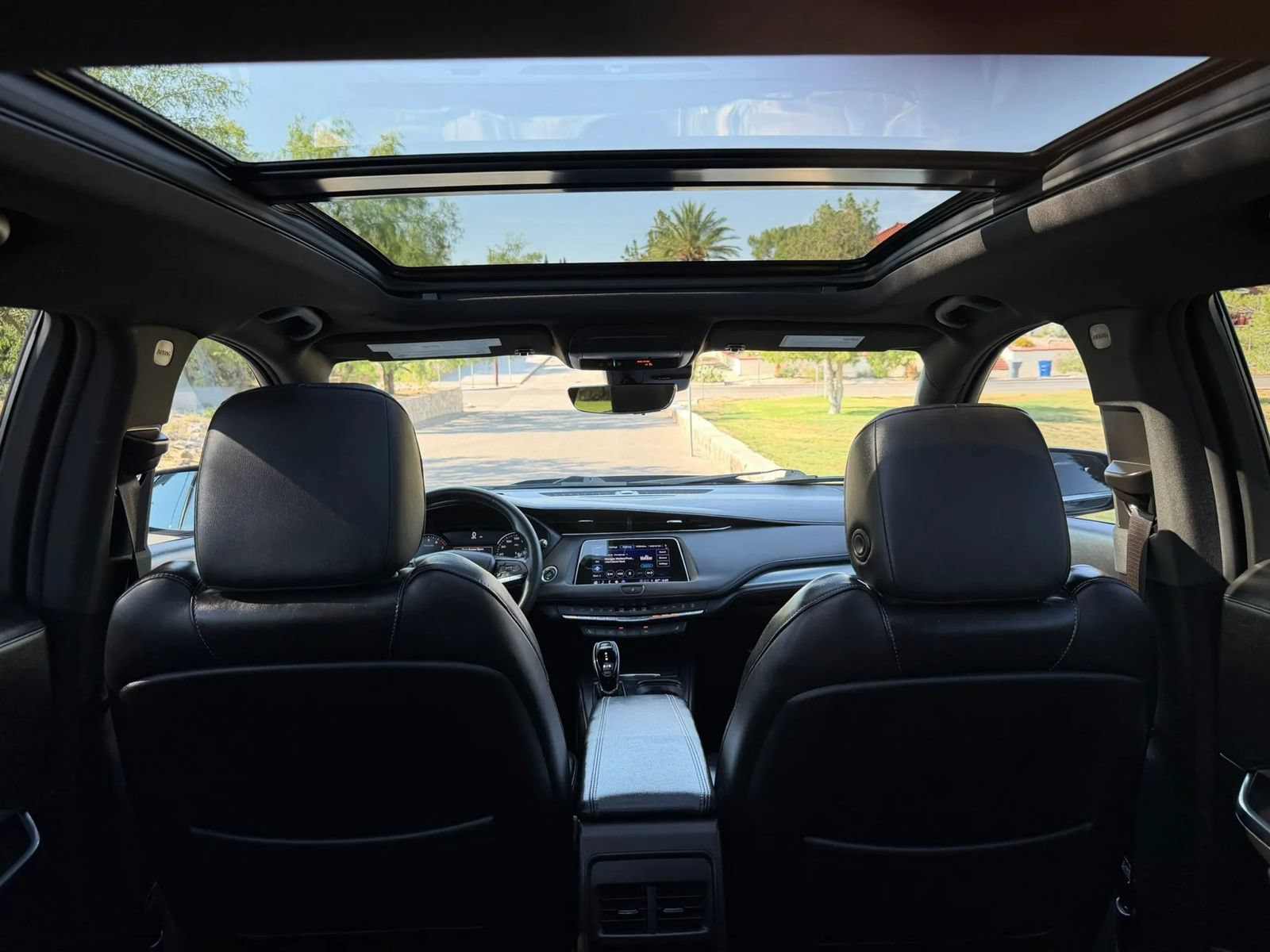 Used 2023 Cadillac XT4 Premium Luxury w/ Enhanced Visibility Package FWD image 15