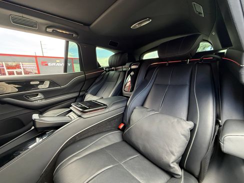 Used 2023 Mercedes-Benz Maybach GLS 600 4MATIC image 40