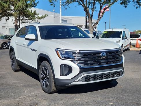 New 2026 Volkswagen Atlas Cross Sport SE image 1
