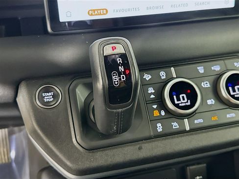 Used 2024 Land Rover Defender 110 X-Dynamic SE image 20