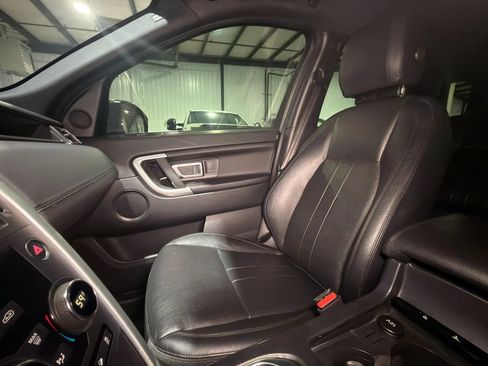 Used 2019 Land Rover Discovery Sport SE AWD/4WD image 18