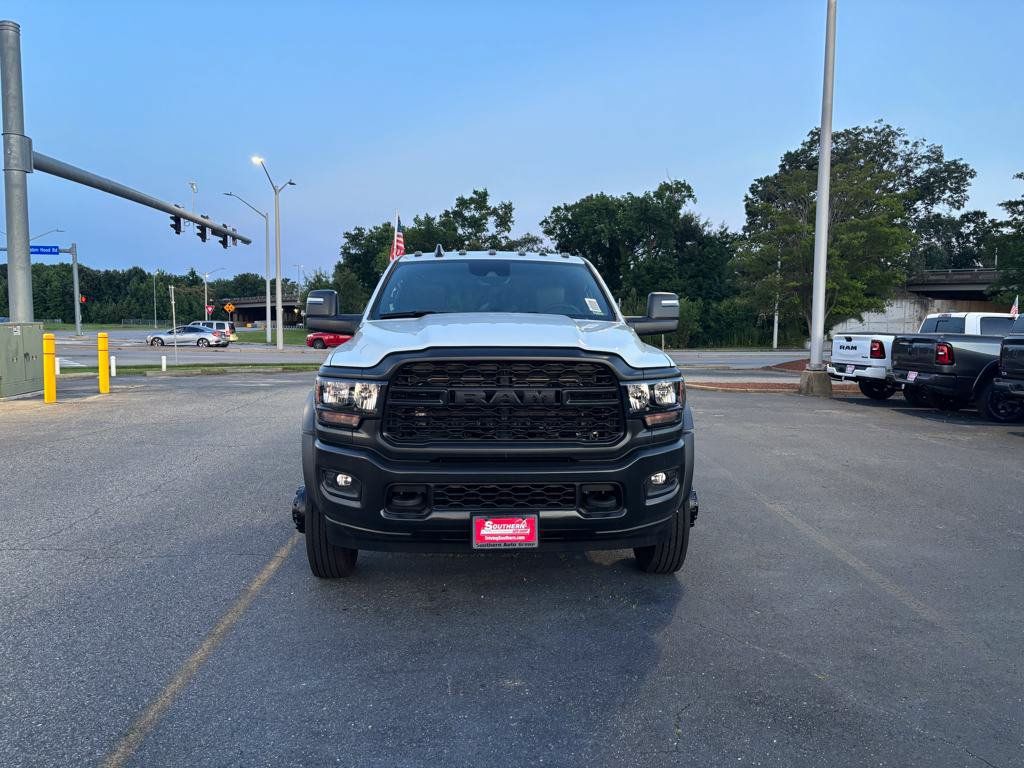 New 2024 RAM 5500 Tradesman w/ Safety Group AWD/4WD image 10