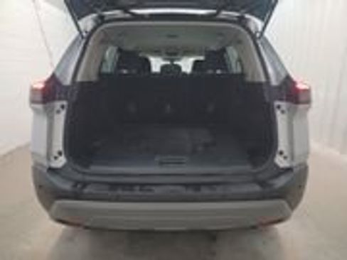 Used 2023 Nissan Rogue SV image 5
