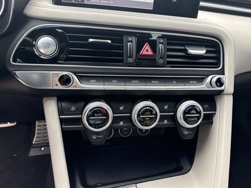 Used 2023 Genesis G70 2.0T w/ Sport Prestige Package image 28