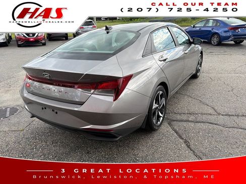 Used 2023 Hyundai Elantra SEL w/ Convenience Package FWD image 5