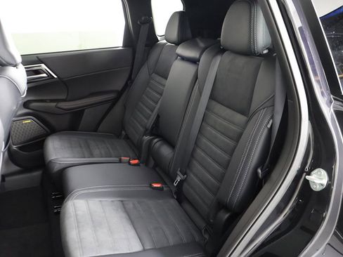 New 2025 Mitsubishi Outlander SE image 35