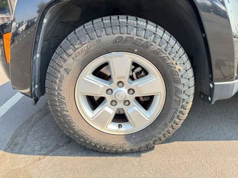 Used 2012 Jeep Liberty Sport AWD/4WD image 9