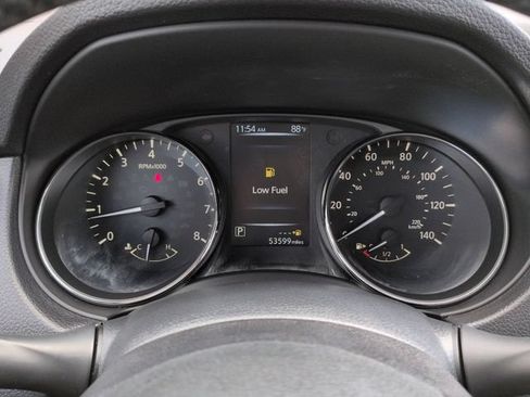 Used 2017 Nissan Rogue SV FWD image 27