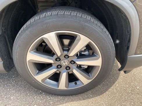 Used 2024 Honda Pilot Elite image 5