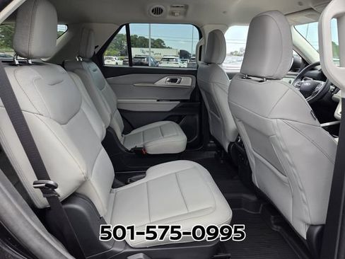 Used 2025 Ford Explorer Active w/ Active Comfort Package RWD image 15