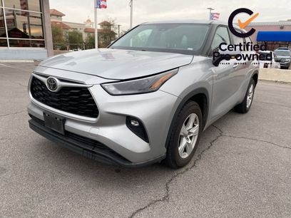 Used 2023 Toyota Highlander LE