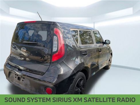 Used 2018 Kia Soul Base image 4