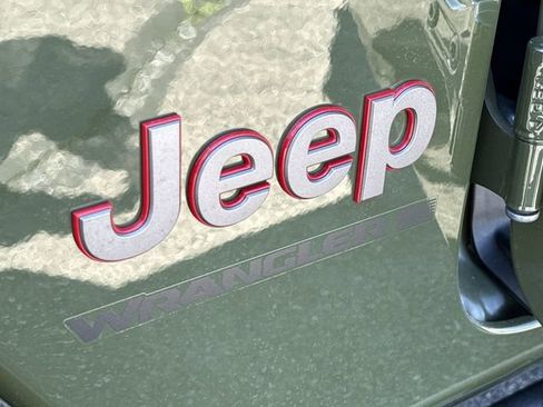 Used 2024 Jeep Wrangler Unlimited Rubicon w/ Technology Group AWD/4WD image 30