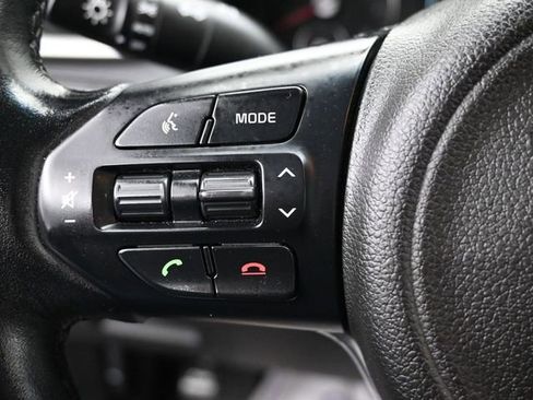 Used 2018 Kia Sorento LX image 17