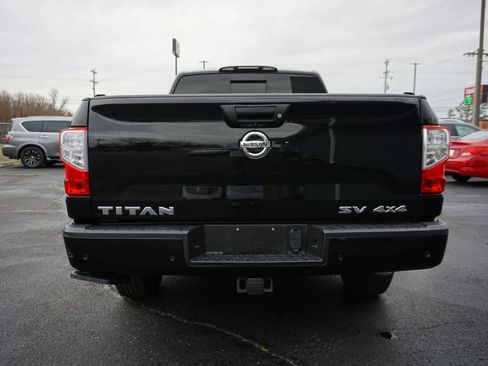 Used 2021 Nissan Titan SV w/ SV Convenience Package image 6