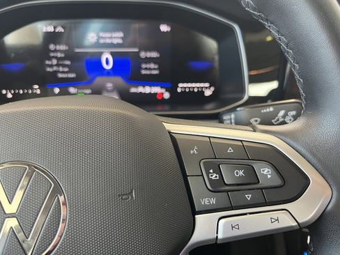 Used 2025 Volkswagen Jetta SE image 20