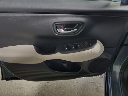 Used 2023 Honda HR-V LX image 19