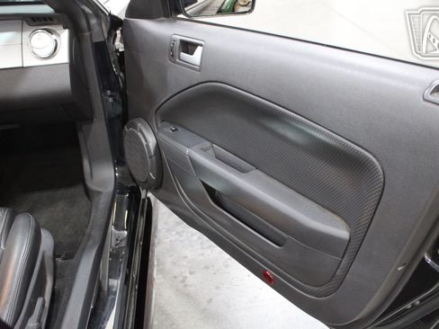 Used 2007 Ford Mustang GT RWD image 6
