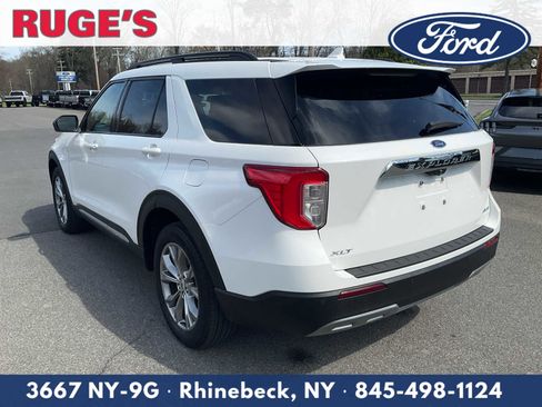 Used 2022 Ford Explorer XLT w/ Equipment Group 202A image 6