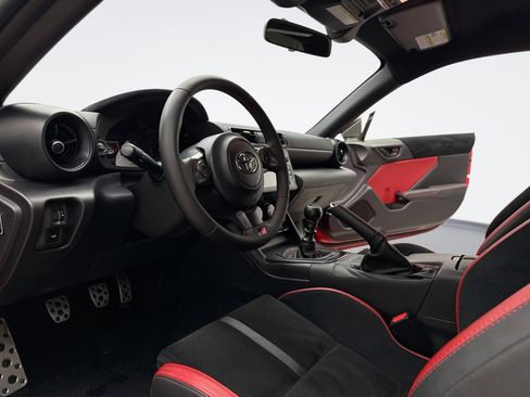 Used 2024 Toyota GR86 TRUENO Edition image 10