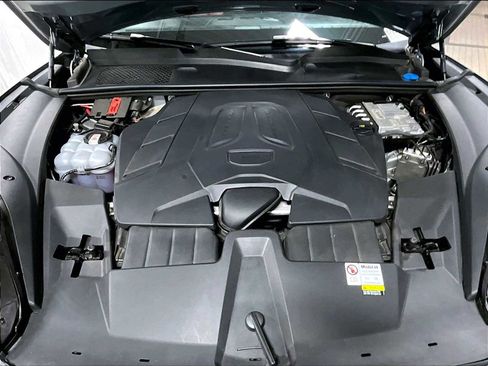 Used 2024 Porsche Cayenne image 37