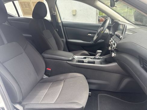 Used 2025 Nissan Sentra SV FWD image 20