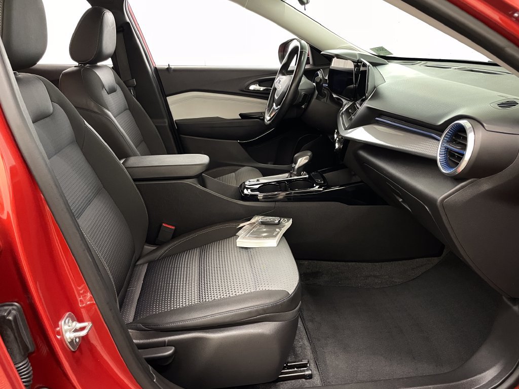 Certified 2024 Chevrolet Trax LT w/ Driver Confidence Package FWD image 36