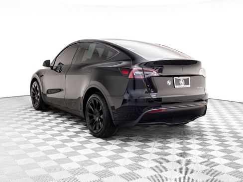 Used 2024 Tesla Model Y Long Range image 4