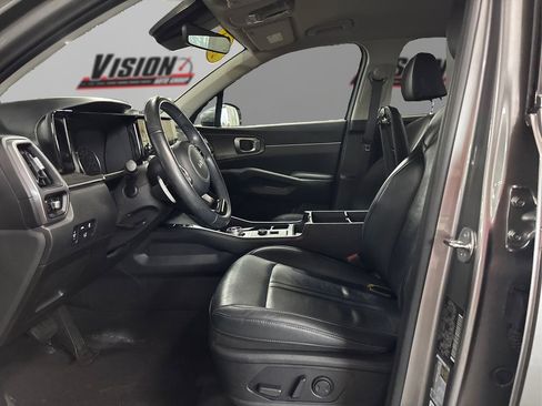 Certified 2023 Kia Sorento EX image 9