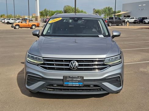 Used 2022 Volkswagen Tiguan SE AWD/4WD image 9