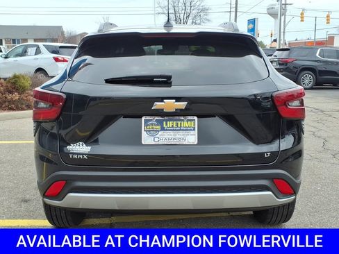 Used 2025 Chevrolet Trax LT image 6