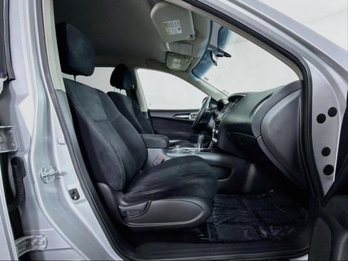 Used 2013 Nissan Pathfinder SV AWD/4WD image 30