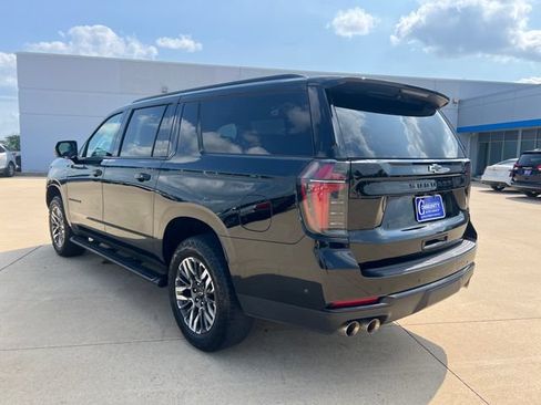 Certified 2025 Chevrolet Suburban Z71 AWD/4WD image 3