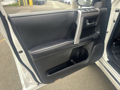 Used 2019 Toyota 4Runner Limited AWD/4WD image 6
