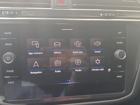 Certified 2023 Volkswagen Tiguan SE FWD image 20
