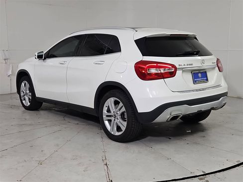 Used 2018 Mercedes-Benz GLA 250 4MATIC image 4