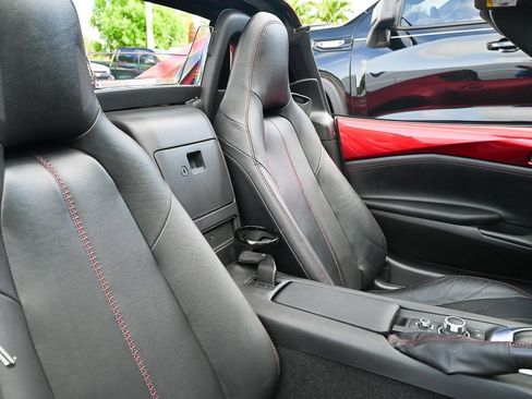 Used 2018 MAZDA MX-5 Miata RF Grand Touring image 15